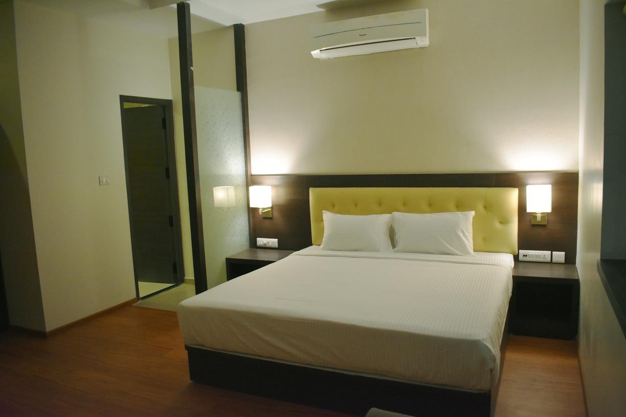 Grand Arcadia Hotel Tiruchirappalli Kültér fotó